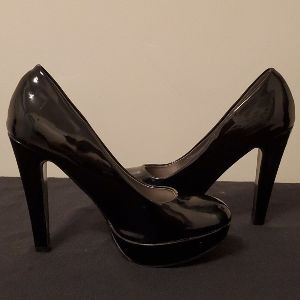 Almond toe black pumps